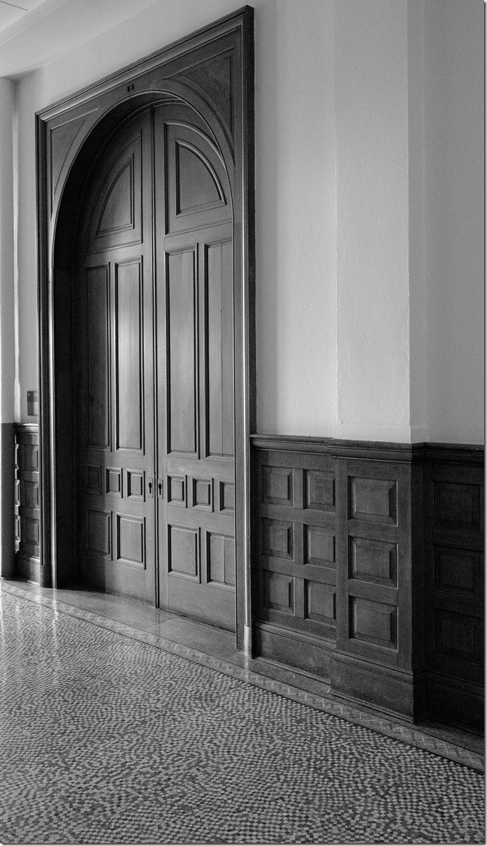 The Deans Door L1002984
