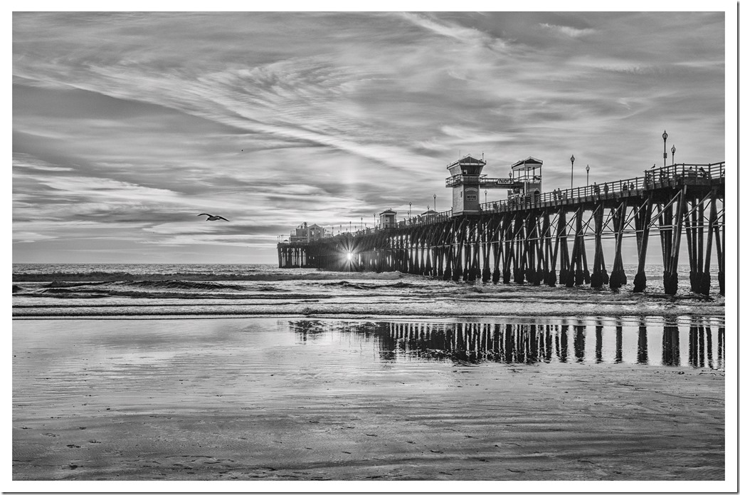 Beach dark  bw DSCF4433